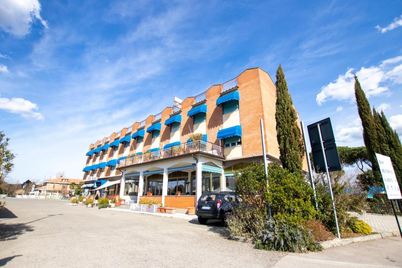 Hotel La Pace Paganico  Buitenkant foto